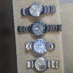 Elegant Silver and Black Bags with Timeless Style